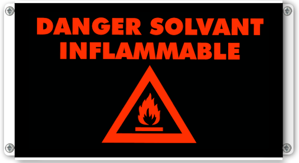 Panneau de signalisation lumineuse DANGER SOLVANT INFLAMMABLE avec pictogramme rouge et texte rouge sur fond noir
